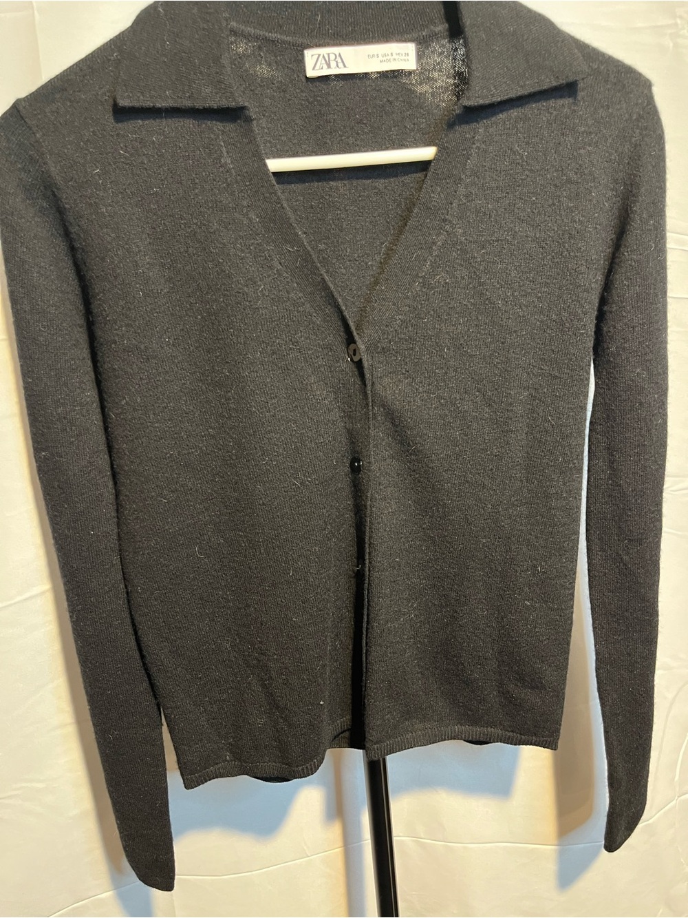 Zara Black fine-knit Deep V-neck Front Button Long Sleeve polo Cardigan S - Picture 3 of 5